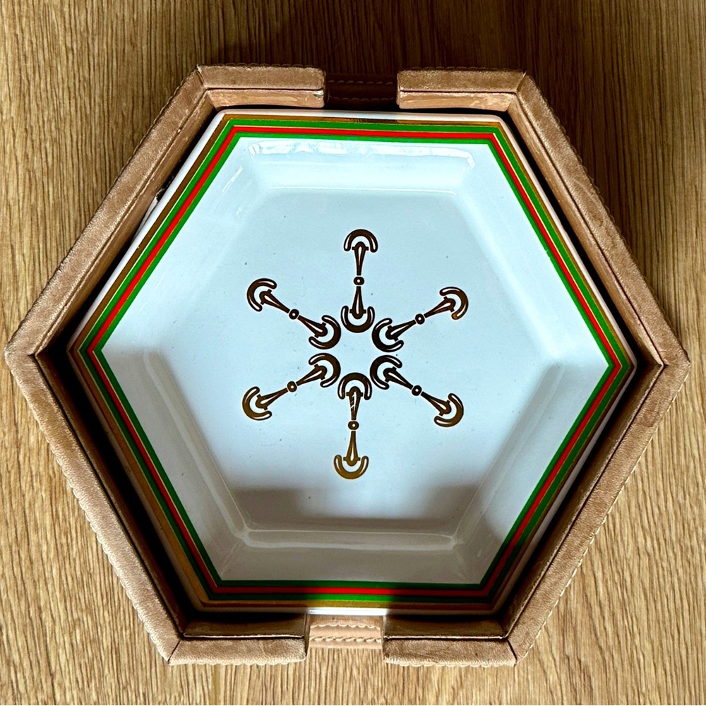 RARE Vintage 1970s Gucci Horsebit Porcelain Hexagon 4 Plate Set in Leather Case - Picture 16 of 17